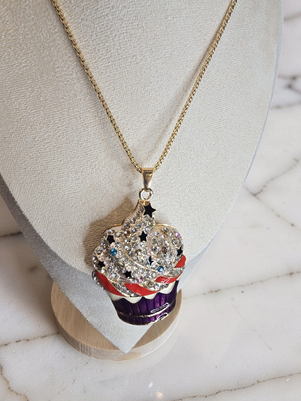 Betsey Johnson Cupcake Necklace Long Chain NWT